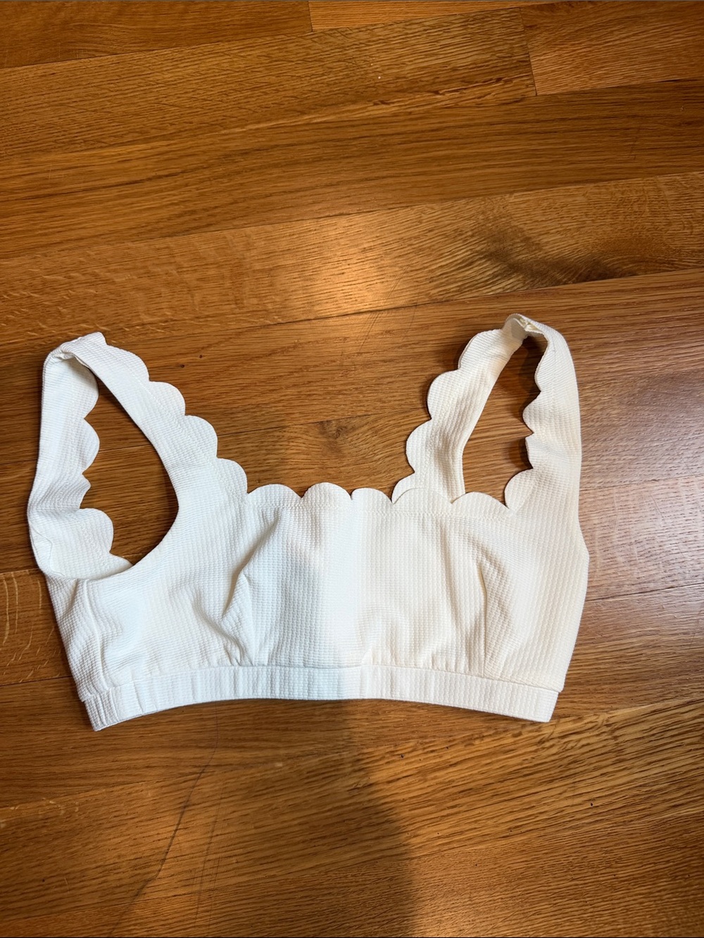 Marysia NWOT White Scalloped Bikini Too Large
